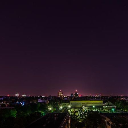 Stone Gate Apartment #1 Букурещ Екстериор снимка