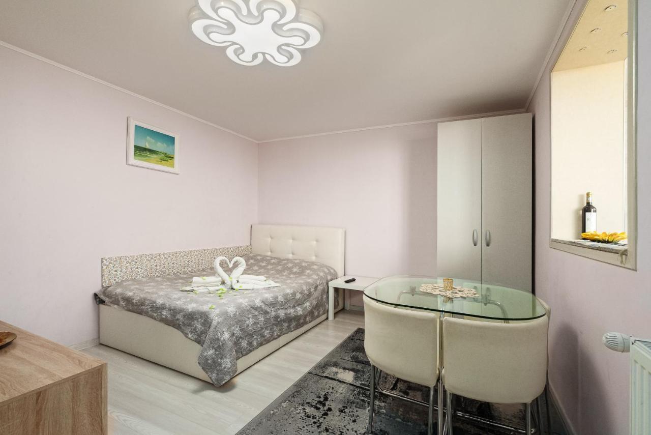 Stone Gate Apartment #1 Букурещ Екстериор снимка