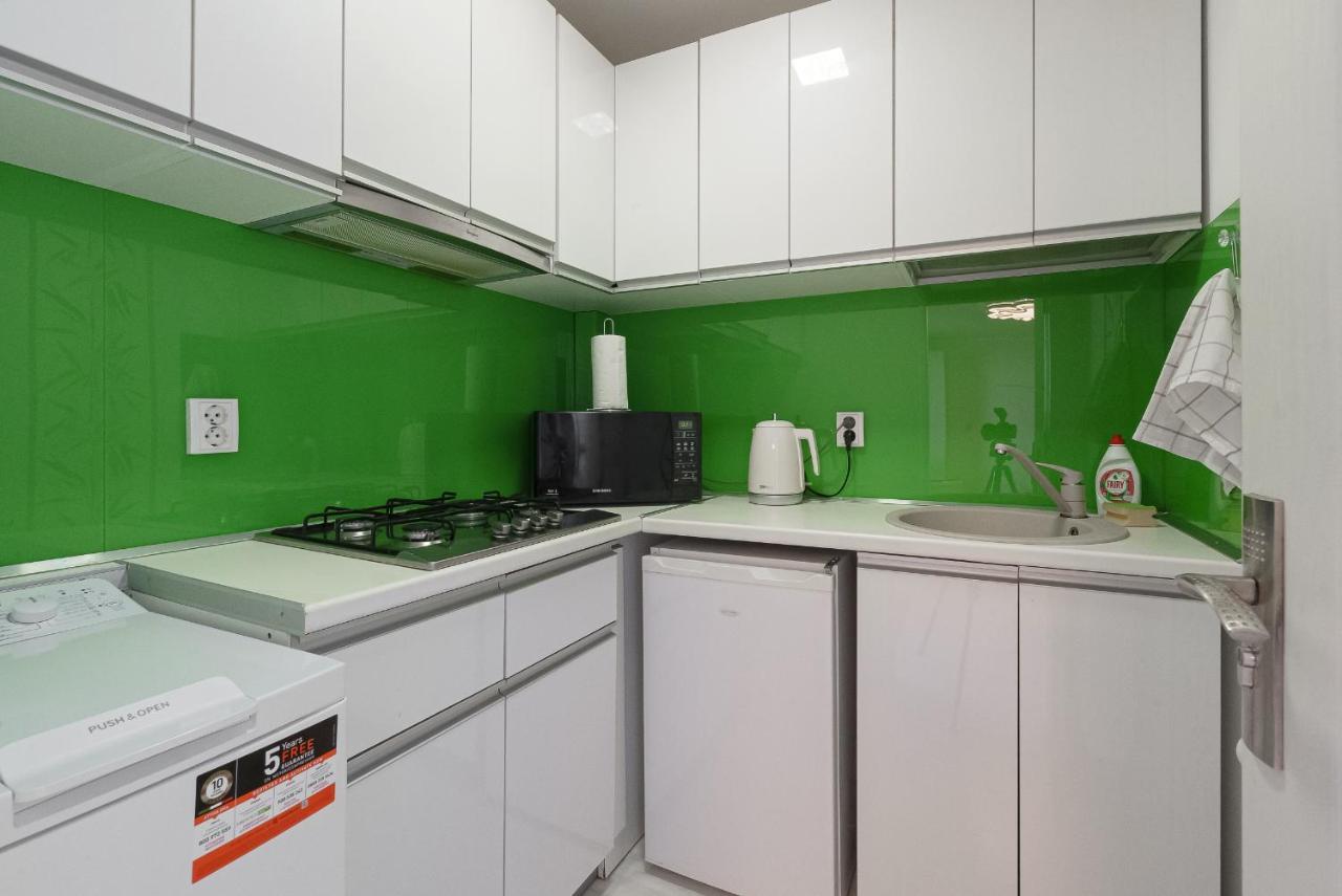 Stone Gate Apartment #1 Букурещ Екстериор снимка