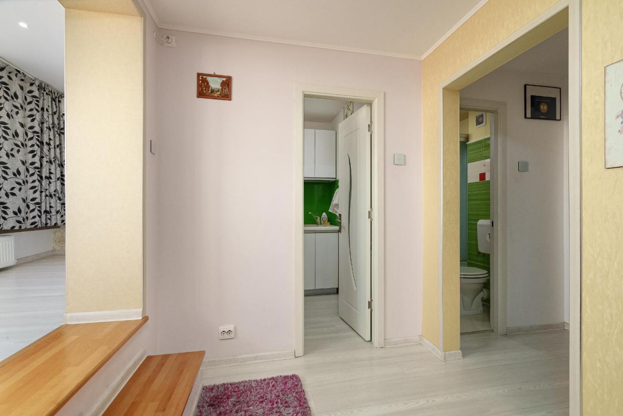 Stone Gate Apartment #1 Букурещ Екстериор снимка