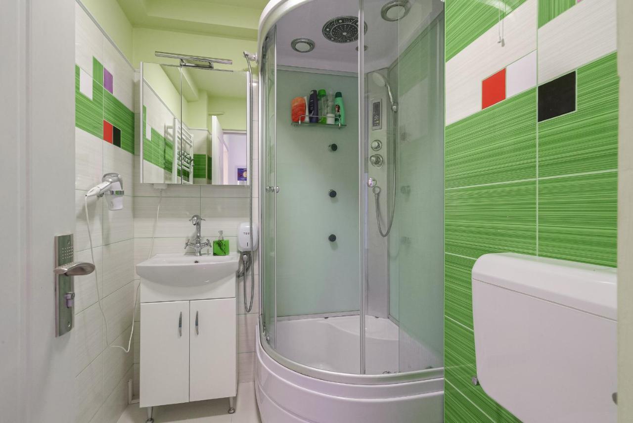 Stone Gate Apartment #1 Букурещ Екстериор снимка