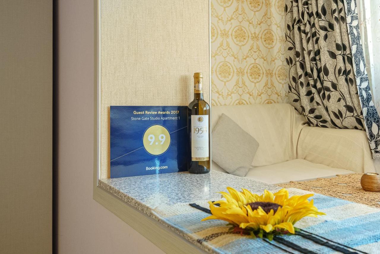 Stone Gate Apartment #1 Букурещ Екстериор снимка