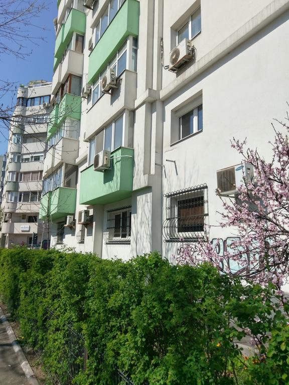 Stone Gate Apartment #1 Букурещ Екстериор снимка